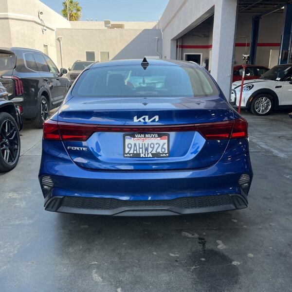 2022 Kia Forte FE   - Photo 5 - Sherman Oaks, CA 91423