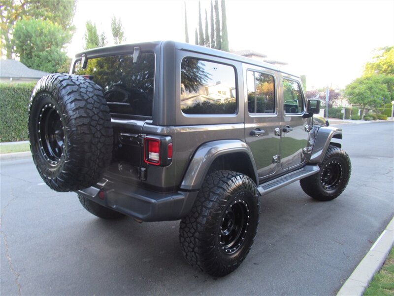 2019 Jeep Wrangler Sahara   - Photo 11 - Sherman Oaks, CA 91423