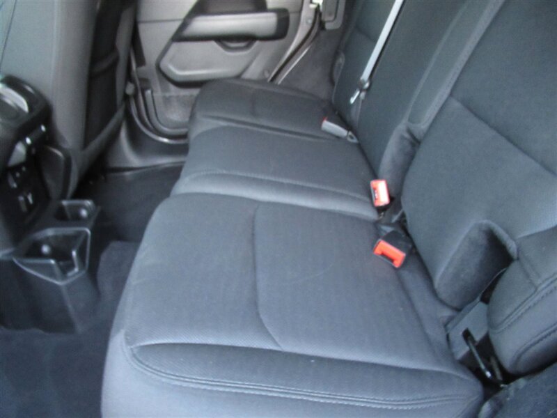 2019 Jeep Wrangler Sahara   - Photo 29 - Sherman Oaks, CA 91423
