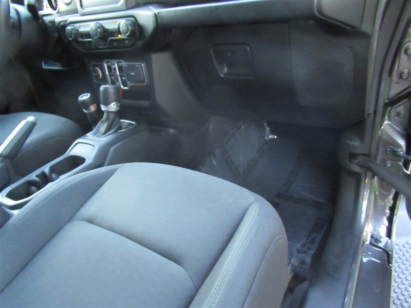 2019 Jeep Wrangler Sahara   - Photo 36 - Sherman Oaks, CA 91423