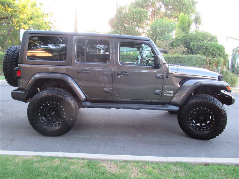 2019 Jeep Wrangler Sahara   - Photo 12 - Sherman Oaks, CA 91423