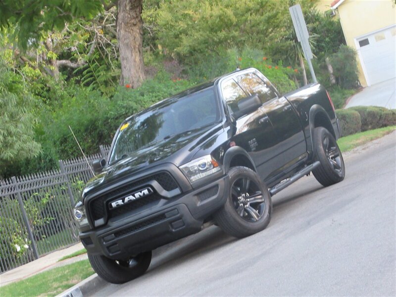 2022 RAM 1500 Classic SLT   - Photo 5 - Sherman Oaks, CA 91423