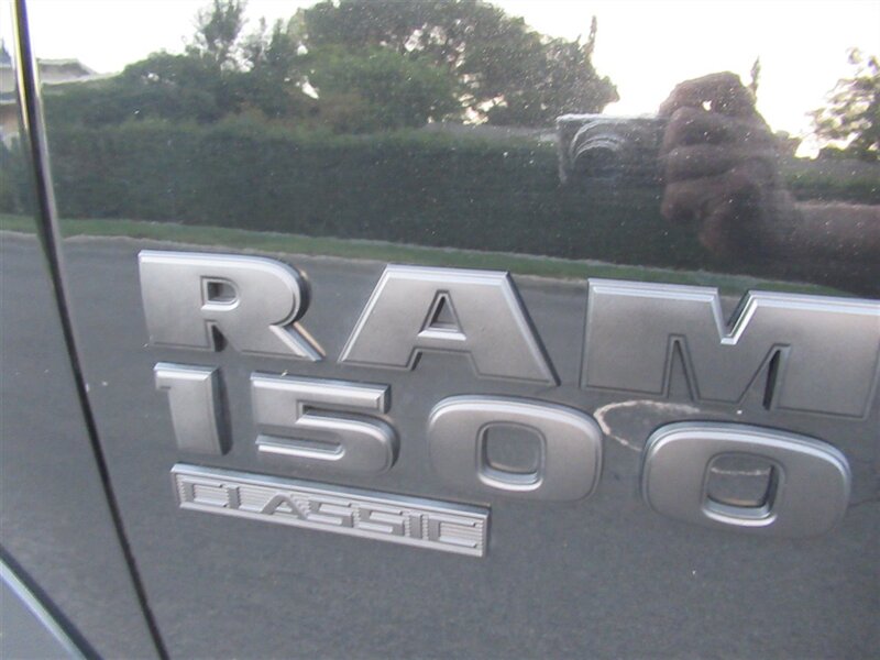 2022 RAM 1500 Classic SLT   - Photo 18 - Sherman Oaks, CA 91423
