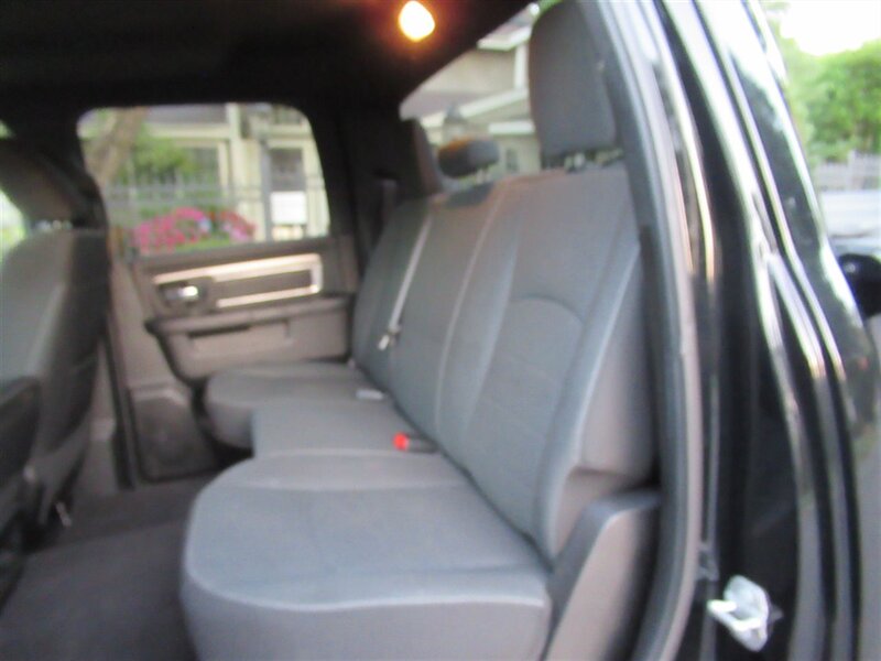 2022 RAM 1500 Classic SLT   - Photo 30 - Sherman Oaks, CA 91423