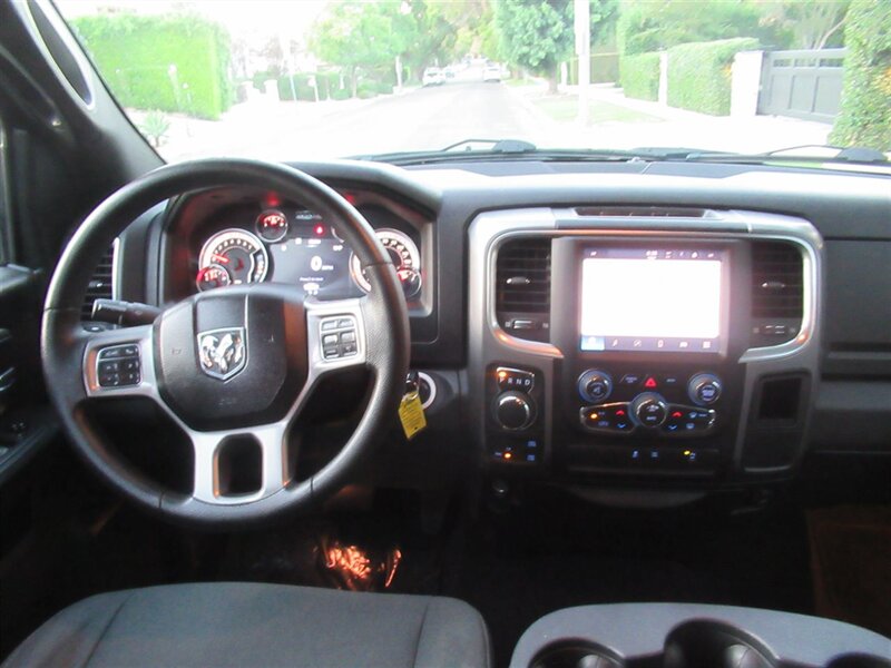 2022 RAM 1500 Classic SLT   - Photo 32 - Sherman Oaks, CA 91423