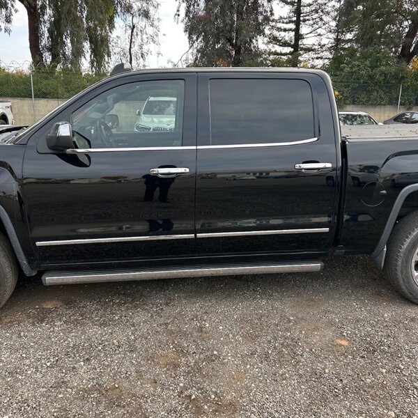 2017 GMC Sierra 1500 Denali   - Photo 4 - Sherman Oaks, CA 91423