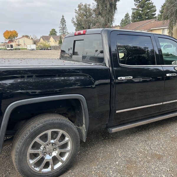 2017 GMC Sierra 1500 Denali   - Photo 11 - Sherman Oaks, CA 91423