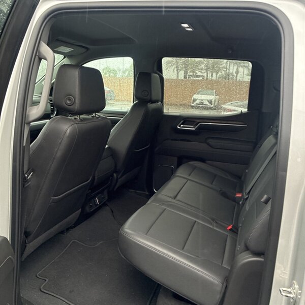 2022 GMC Sierra 1500 SLT   - Photo 16 - Sherman Oaks, CA 91423