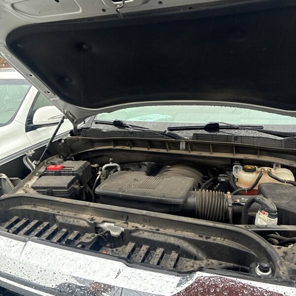 2022 GMC Sierra 1500 SLT   - Photo 12 - Sherman Oaks, CA 91423