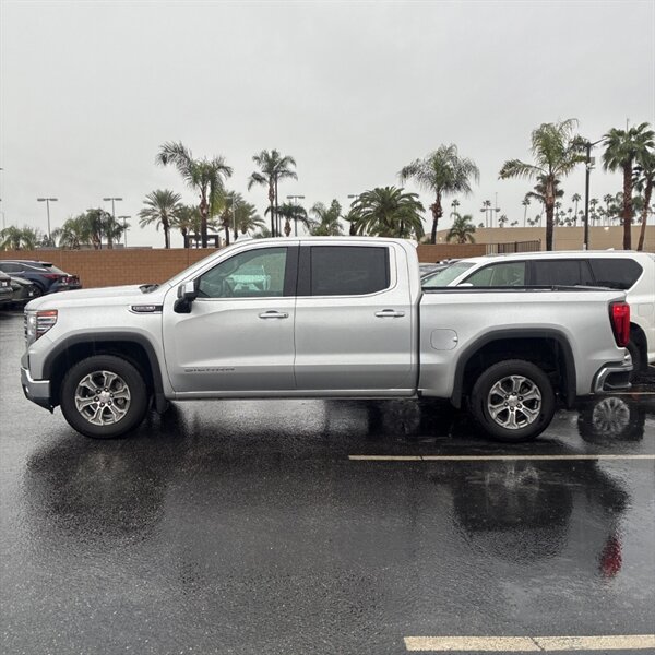 2022 GMC Sierra 1500 SLT   - Photo 7 - Sherman Oaks, CA 91423