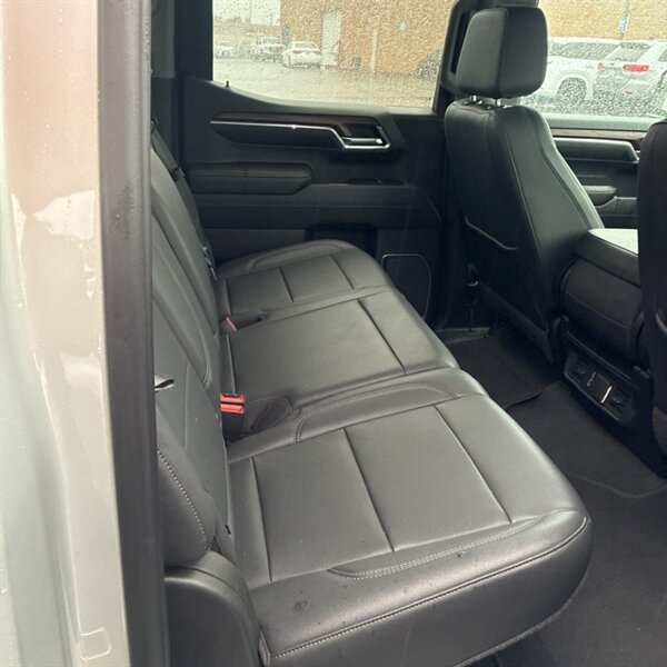 2022 GMC Sierra 1500 SLT   - Photo 17 - Sherman Oaks, CA 91423