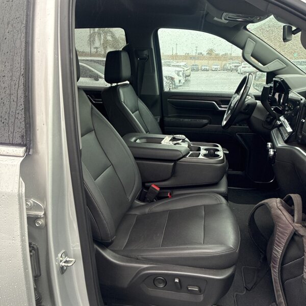 2022 GMC Sierra 1500 SLT   - Photo 15 - Sherman Oaks, CA 91423