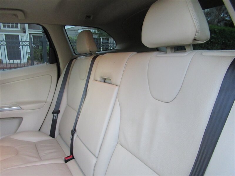 2014 Volvo XC60 3.2 Premier   - Photo 28 - Sherman Oaks, CA 91423