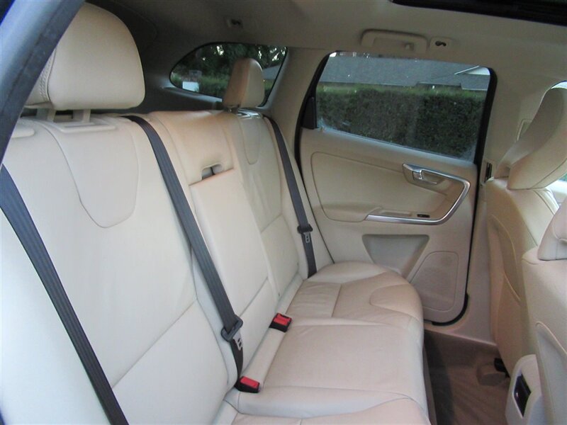 2014 Volvo XC60 3.2 Premier   - Photo 32 - Sherman Oaks, CA 91423