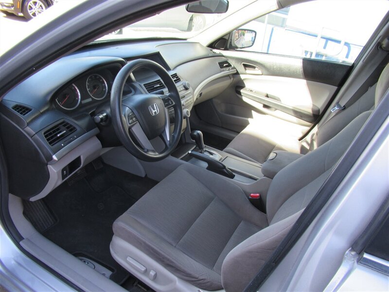 2011 Honda Accord LX-P   - Photo 9 - Sherman Oaks, CA 91423