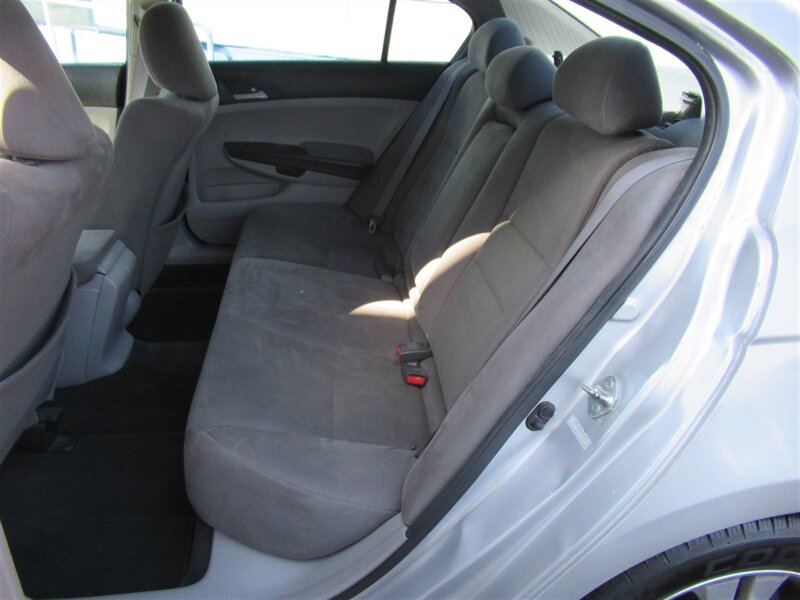 2011 Honda Accord LX-P   - Photo 16 - Sherman Oaks, CA 91423