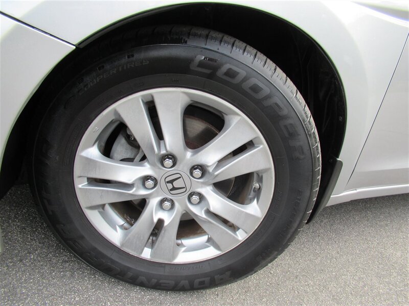 2011 Honda Accord LX-P   - Photo 16 - Sherman Oaks, CA 91423