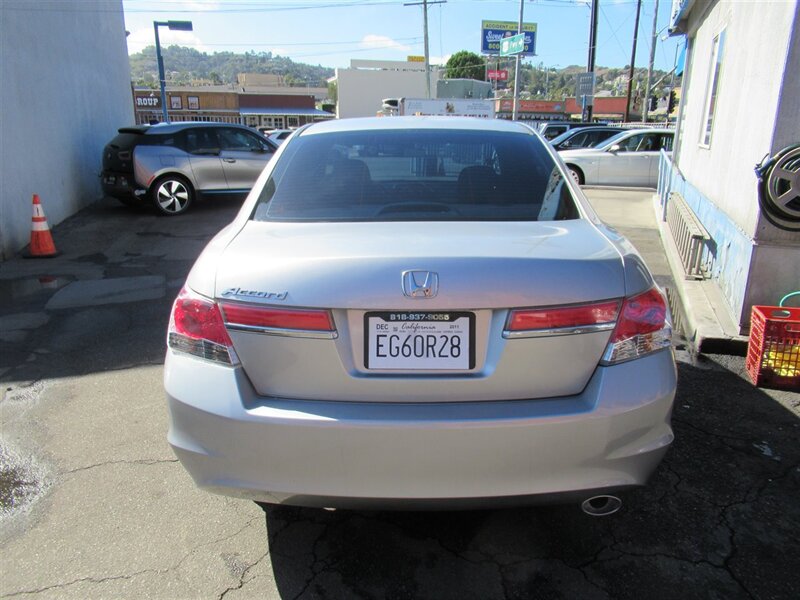 2011 Honda Accord LX-P   - Photo 4 - Sherman Oaks, CA 91423