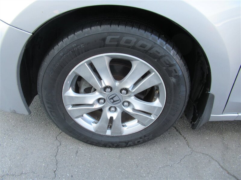 2011 Honda Accord LX-P   - Photo 7 - Sherman Oaks, CA 91423