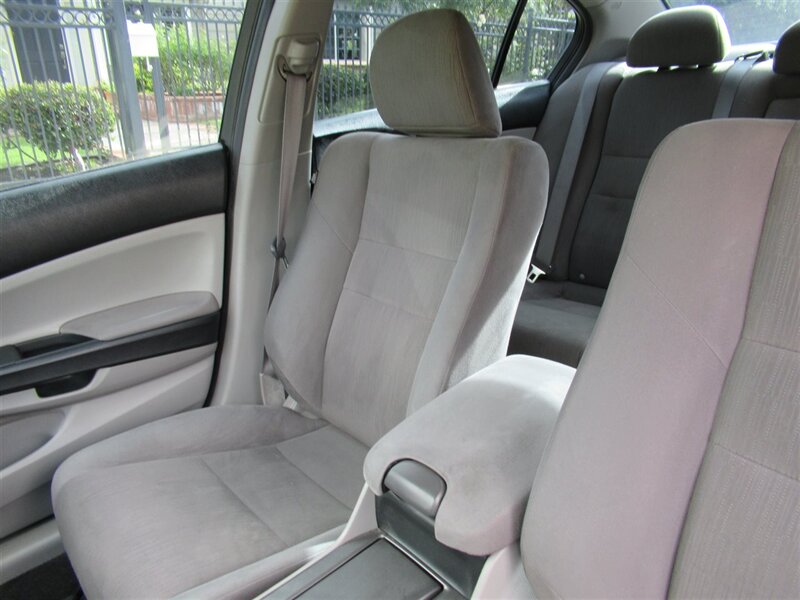 2011 Honda Accord LX-P   - Photo 20 - Sherman Oaks, CA 91423