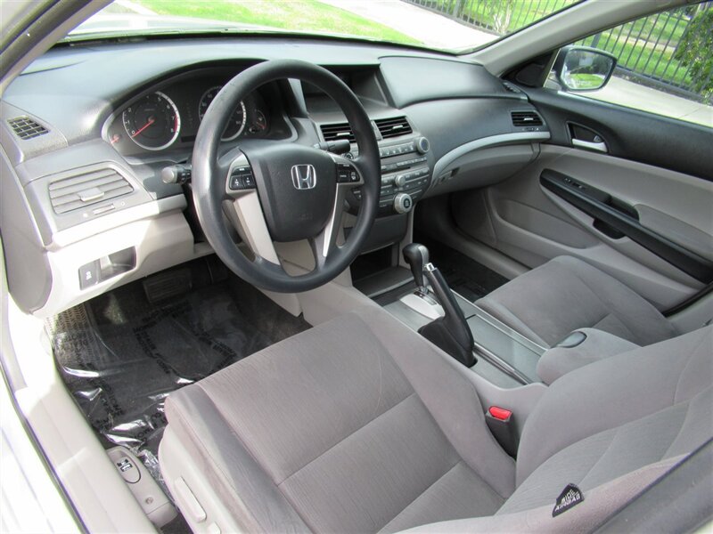2011 Honda Accord LX-P   - Photo 19 - Sherman Oaks, CA 91423