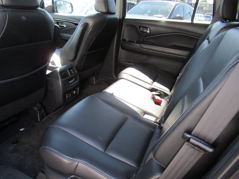 2016 Honda Pilot Touring   - Photo 26 - Sherman Oaks, CA 91423
