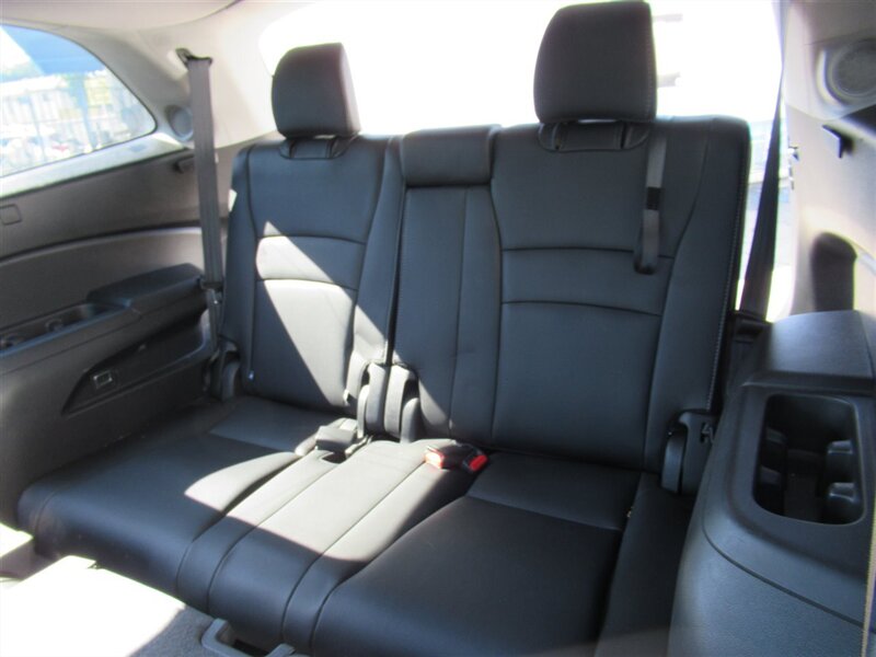 2016 Honda Pilot Touring   - Photo 30 - Sherman Oaks, CA 91423