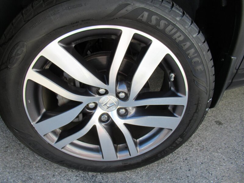 2016 Honda Pilot Touring   - Photo 11 - Sherman Oaks, CA 91423