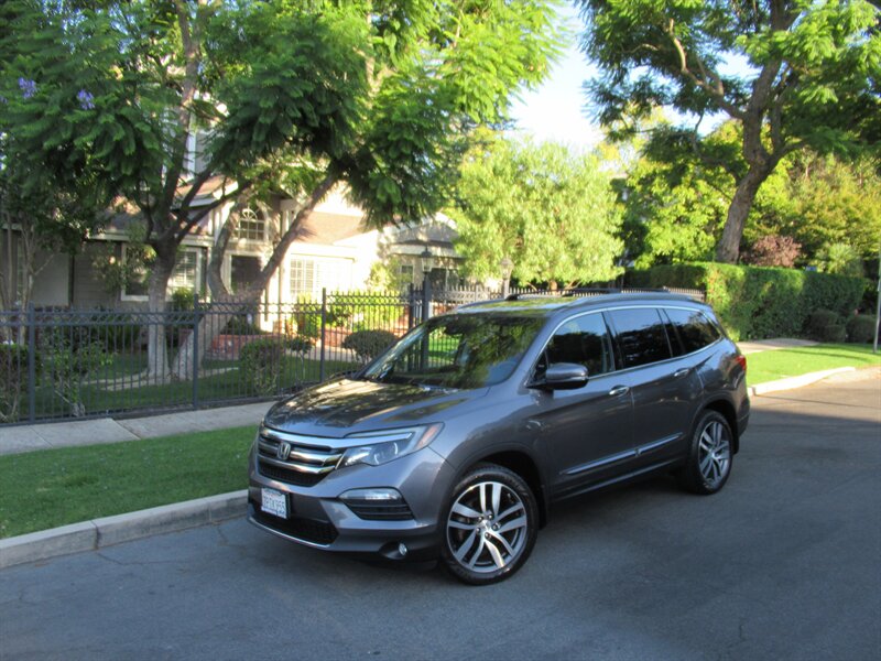 2016 Honda Pilot Touring   - Photo 3 - Sherman Oaks, CA 91423
