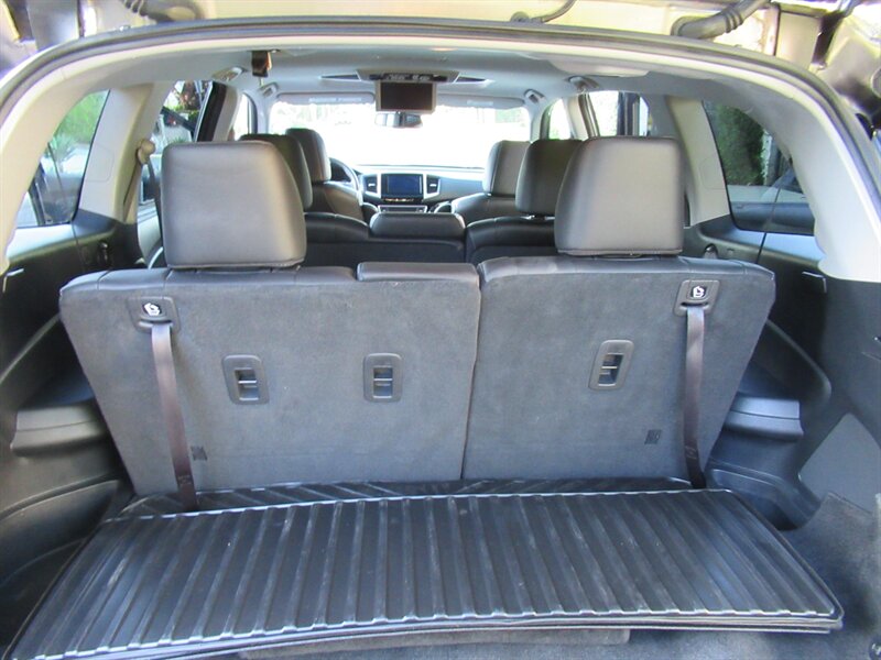2016 Honda Pilot Touring   - Photo 21 - Sherman Oaks, CA 91423