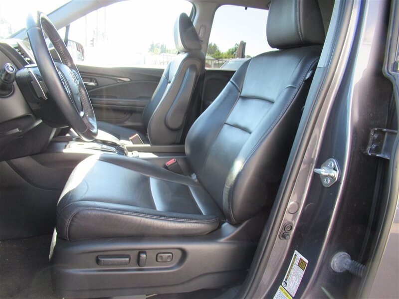 2016 Honda Pilot Touring   - Photo 13 - Sherman Oaks, CA 91423