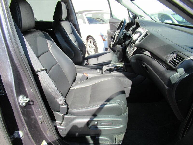 2016 Honda Pilot Touring   - Photo 15 - Sherman Oaks, CA 91423
