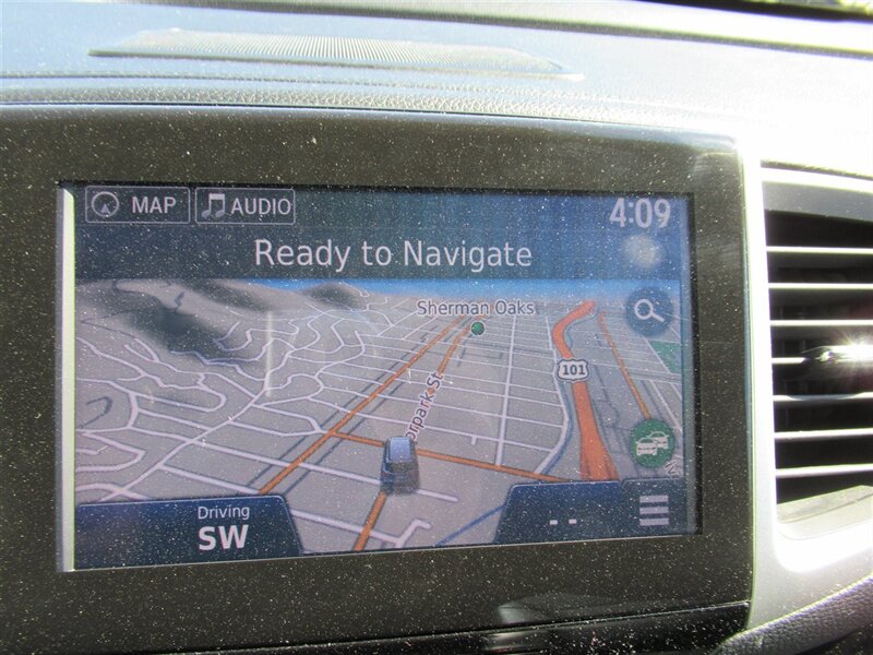2016 Honda Pilot Touring   - Photo 18 - Sherman Oaks, CA 91423