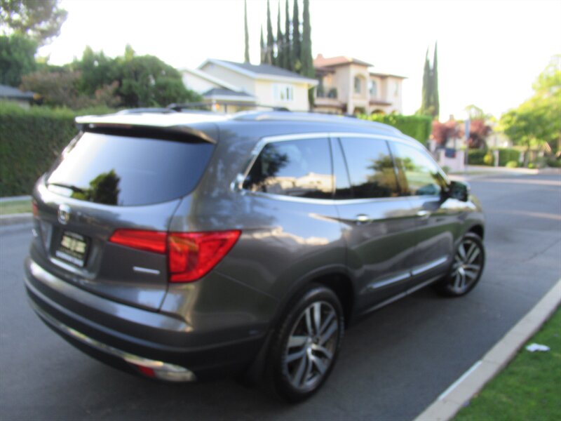 2016 Honda Pilot Touring   - Photo 7 - Sherman Oaks, CA 91423