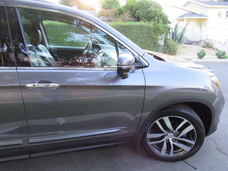 2016 Honda Pilot Touring   - Photo 38 - Sherman Oaks, CA 91423