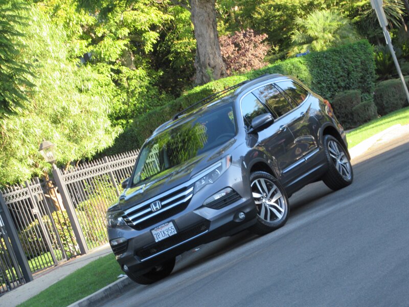 2016 Honda Pilot Touring   - Photo 2 - Sherman Oaks, CA 91423