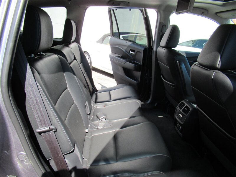 2016 Honda Pilot Touring   - Photo 34 - Sherman Oaks, CA 91423