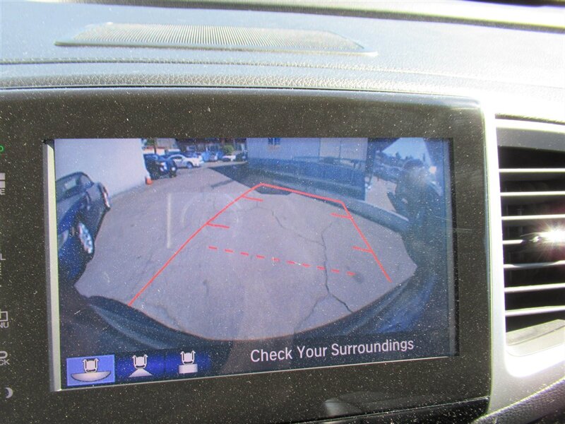 2016 Honda Pilot Touring   - Photo 19 - Sherman Oaks, CA 91423