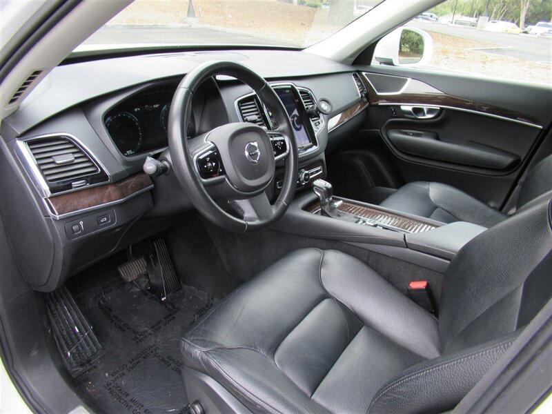 2016 Volvo XC90 T5 Momentum   - Photo 15 - Sherman Oaks, CA 91423