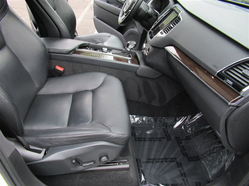 2016 Volvo XC90 T5 Momentum   - Photo 34 - Sherman Oaks, CA 91423
