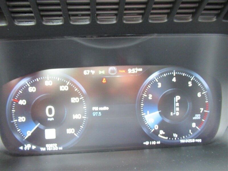 2016 Volvo XC90 T5 Momentum   - Photo 20 - Sherman Oaks, CA 91423