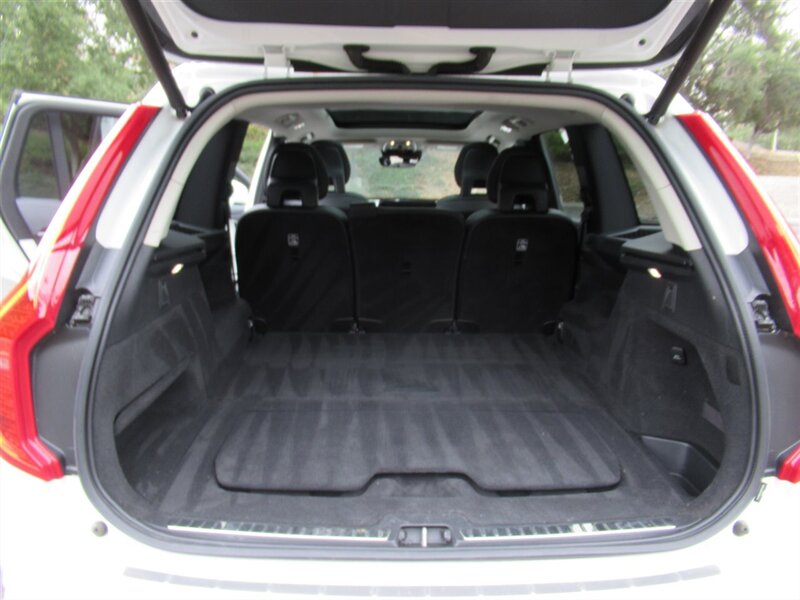 2016 Volvo XC90 T5 Momentum   - Photo 31 - Sherman Oaks, CA 91423