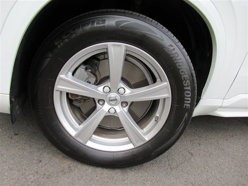 2016 Volvo XC90 T5 Momentum   - Photo 8 - Sherman Oaks, CA 91423