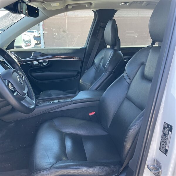 2016 Volvo XC90 T5 Momentum   - Photo 11 - Sherman Oaks, CA 91423