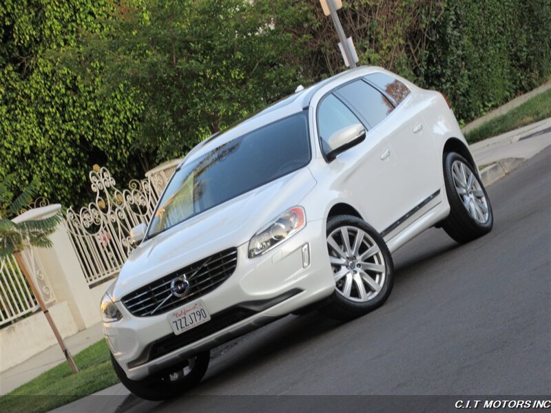 2017 Volvo XC60 T5 Inscription   - Photo 2 - Sherman Oaks, CA 91423