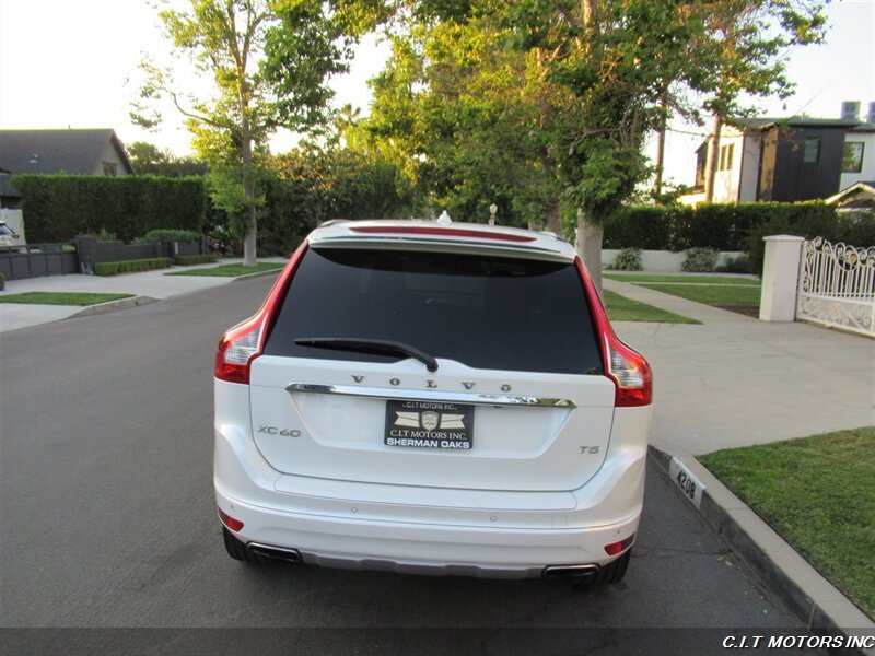 2017 Volvo XC60 T5 Inscription   - Photo 10 - Sherman Oaks, CA 91423