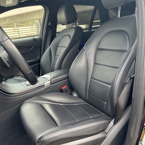 2020 Mercedes-Benz GLC GLC 300 4MATIC   - Photo 12 - Sherman Oaks, CA 91423