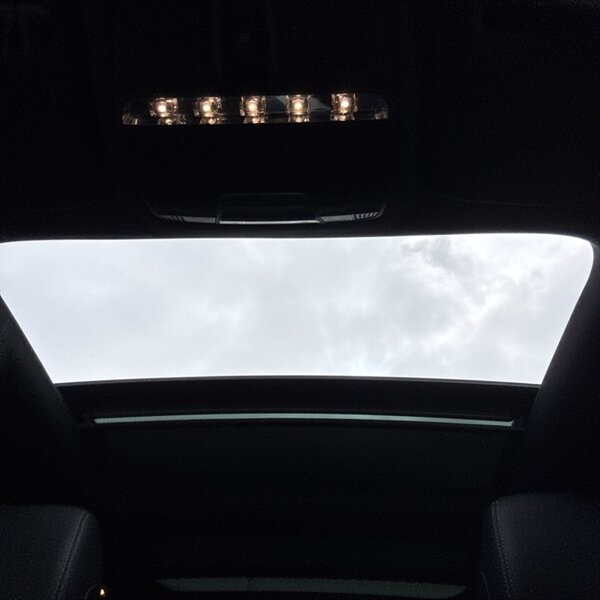 2020 Mercedes-Benz GLC GLC 300 4MATIC   - Photo 18 - Sherman Oaks, CA 91423