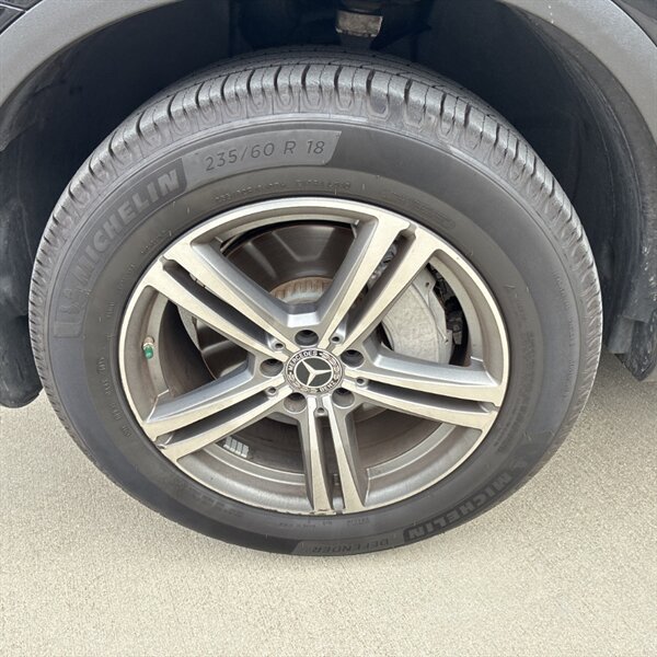 2020 Mercedes-Benz GLC GLC 300 4MATIC   - Photo 11 - Sherman Oaks, CA 91423