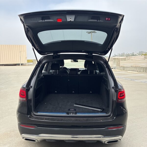 2020 Mercedes-Benz GLC GLC 300 4MATIC   - Photo 9 - Sherman Oaks, CA 91423